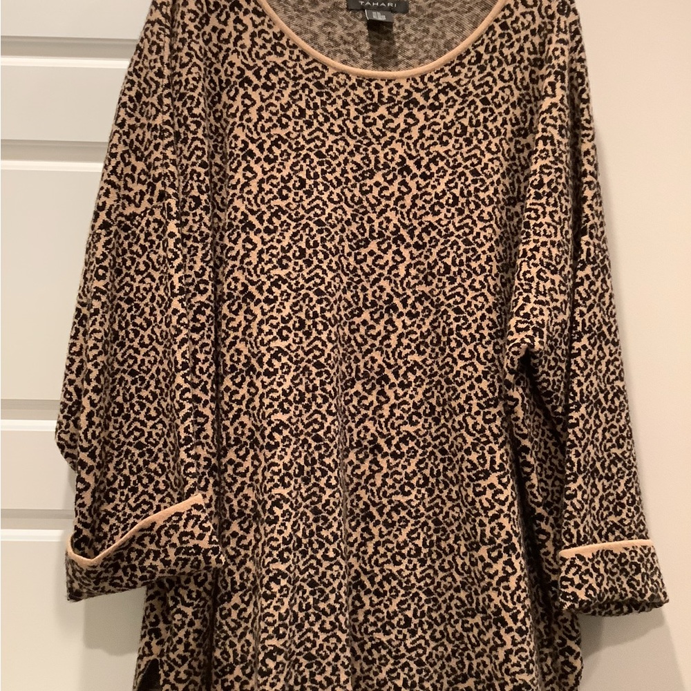 TAHARI Leopard Sweater